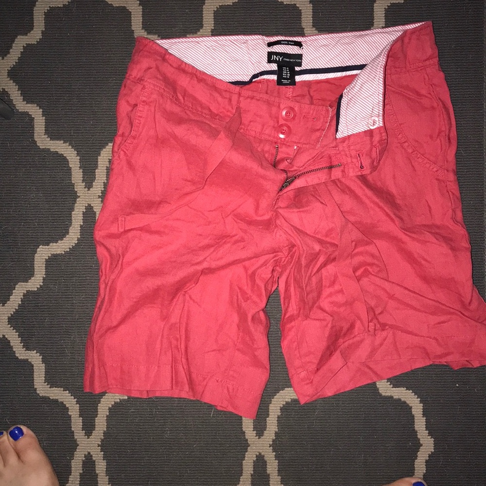 Shorts red